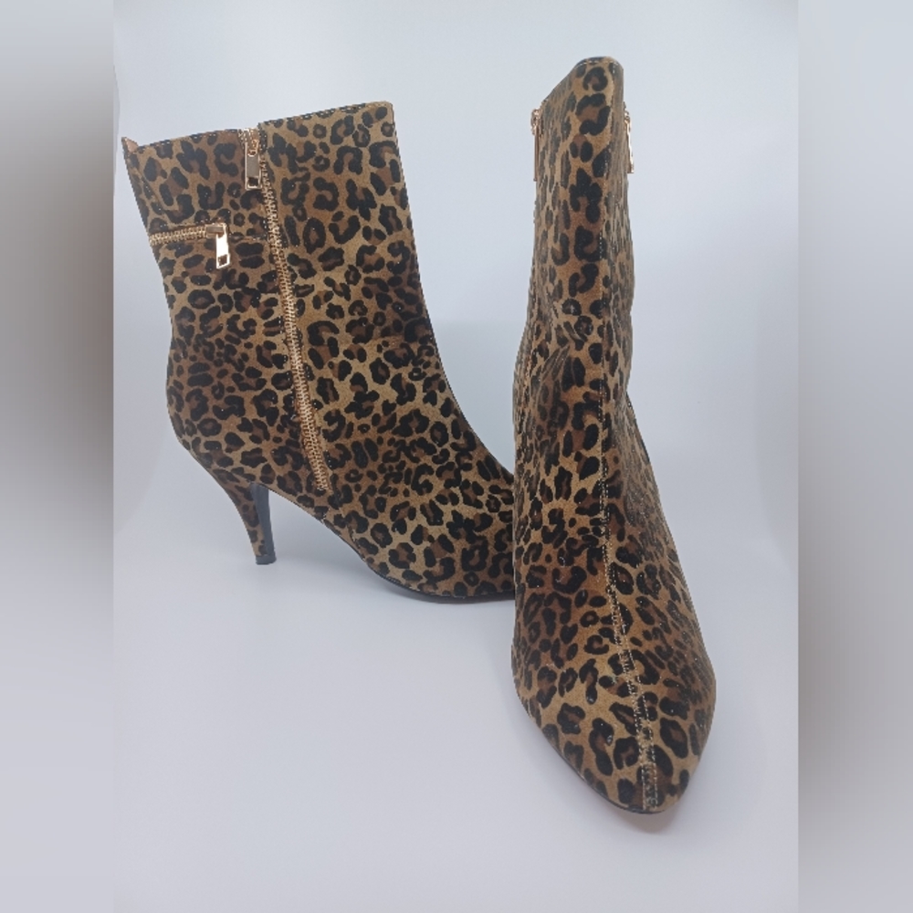 New Cloudwalkers Women's 13W Side Zip Bootie Leopard Print